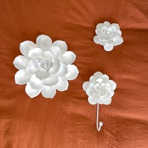 ⭐️3 for $20⭐️ Rustic Farmhouse Home Decor Flowers and Hanger (set of 3)